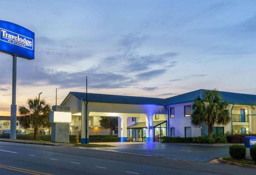 فندق Travelodge By Wyndham Montgomery East