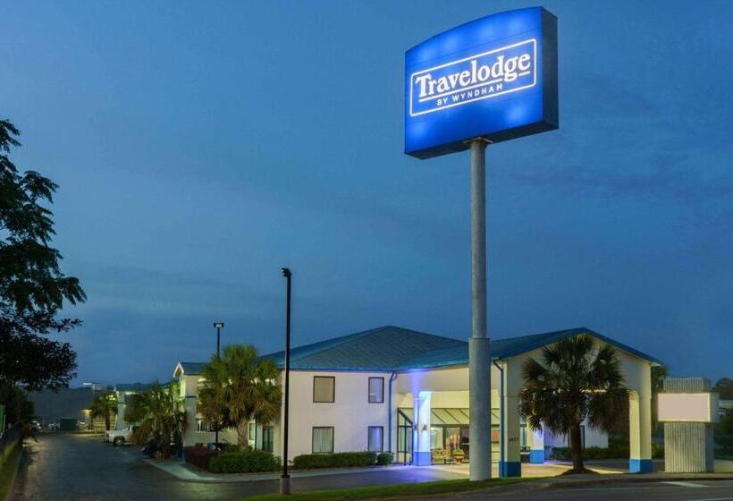 فندق Travelodge By Wyndham Montgomery East