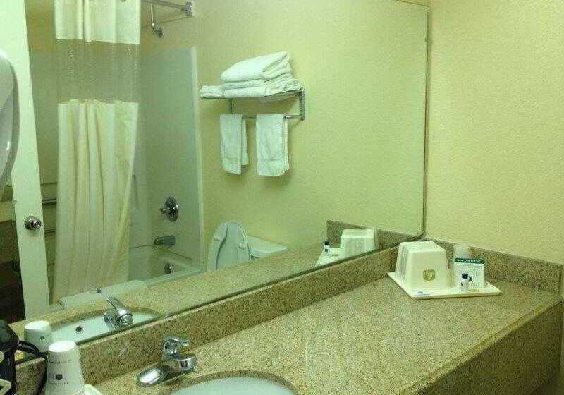 ホテル American Inn & Suites West Memphis