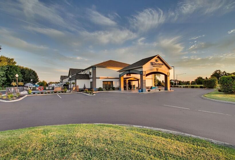 هتل Wingfield Inn & Suites