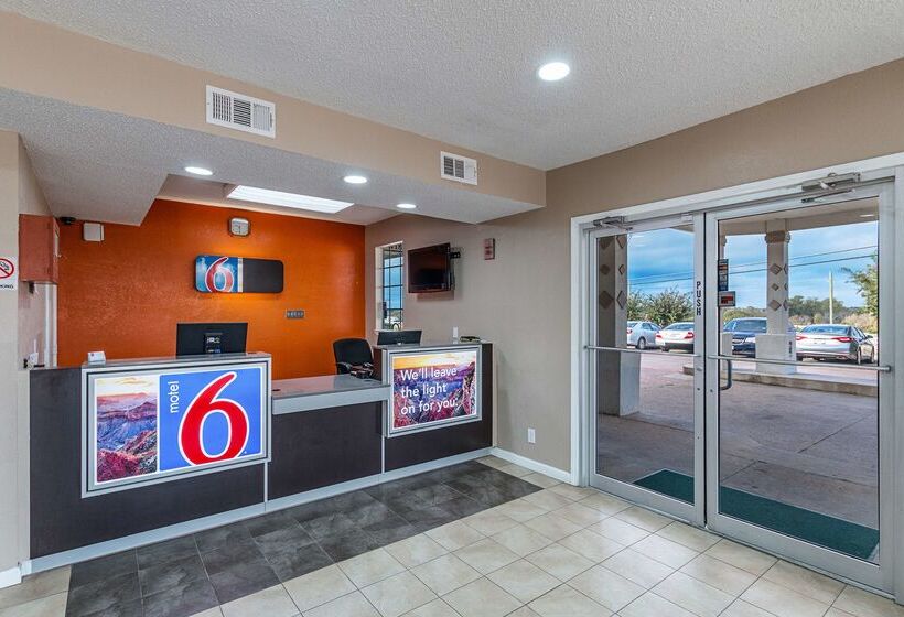 Motel 6 Waxahachie, Tx