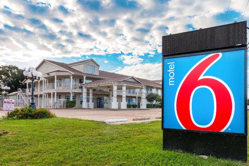 Motel 6 Waxahachie, Tx