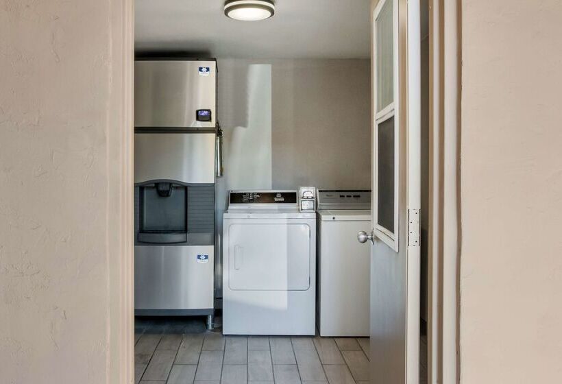 汽车旅馆  Best Western Nursanickel