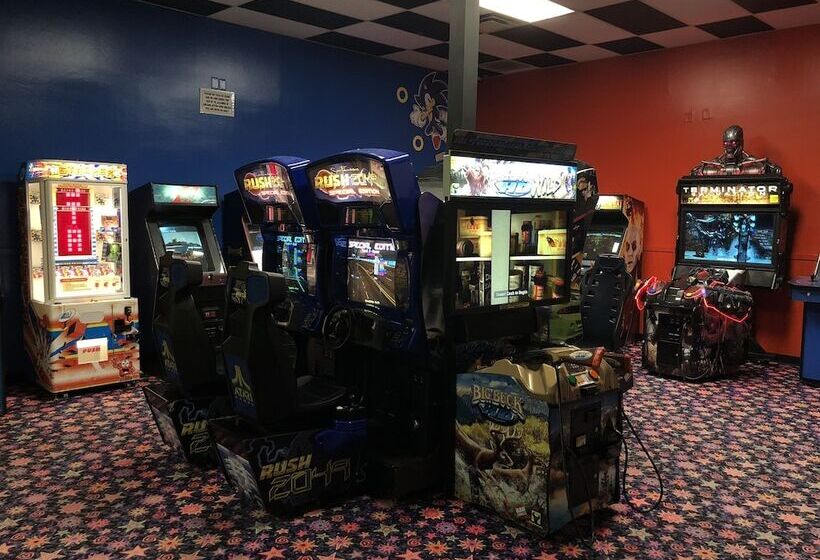 Курорт Gold Dust West