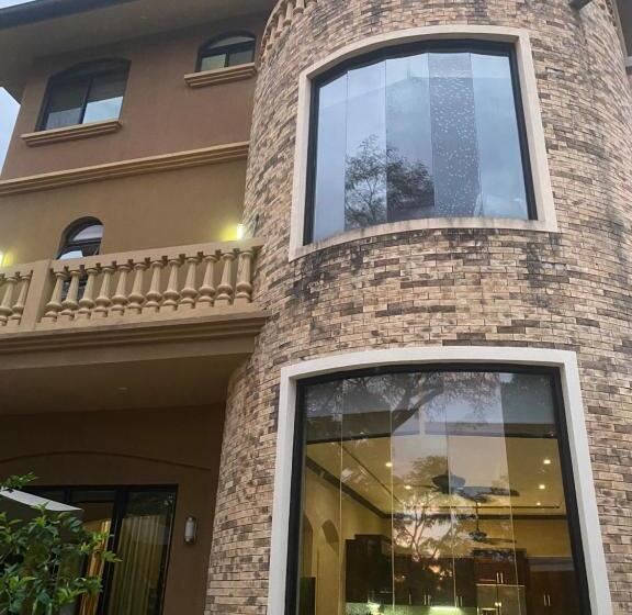 Casa Vistas Del Pacifico Bed & Breakfast