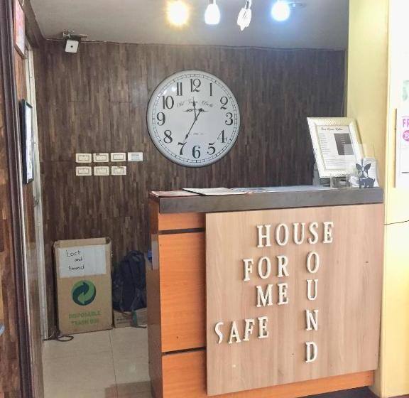 בית מלון כפרי 67th Boulevard Pension House