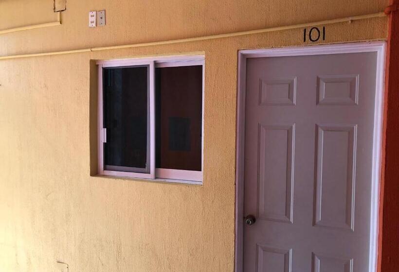 هتل Casa Mexicana Barra De Navidad