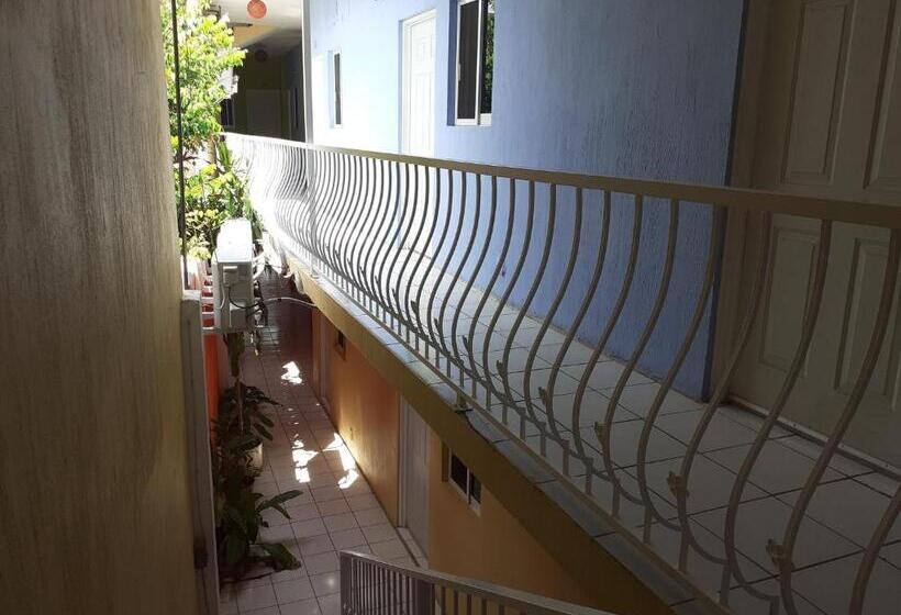 هتل Casa Mexicana Barra De Navidad