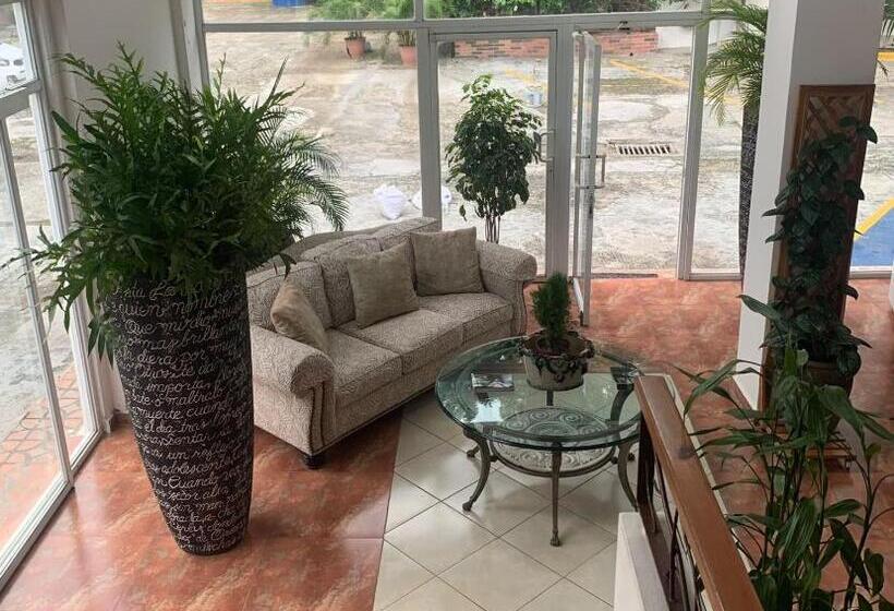 ホテル Coronado Inn