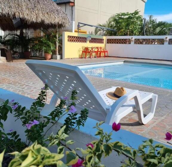 ホテル Coronado Inn