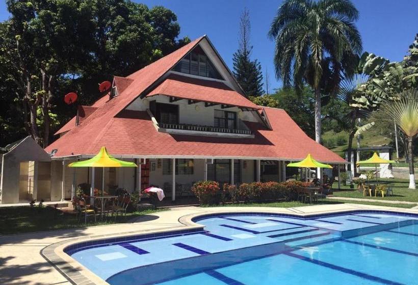 Finca Hotel Pinares