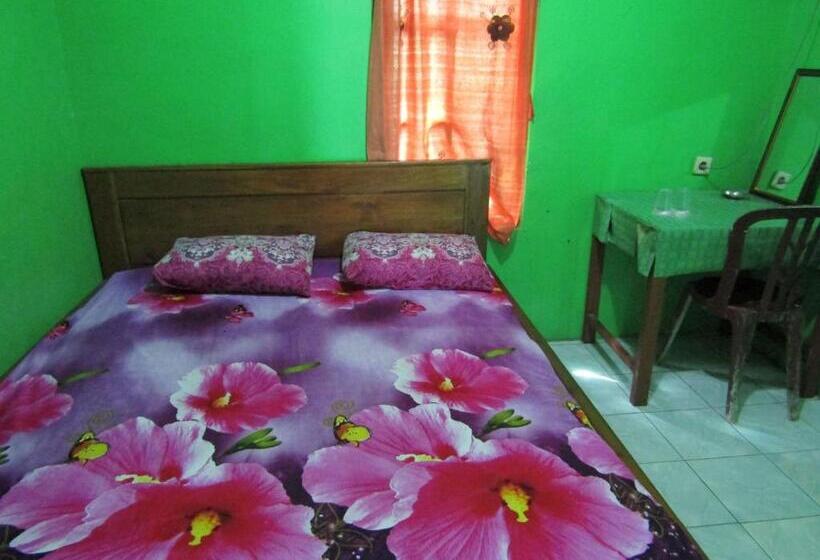 호텔 Losmen Kinasih Puncak & Gazebo Pandang