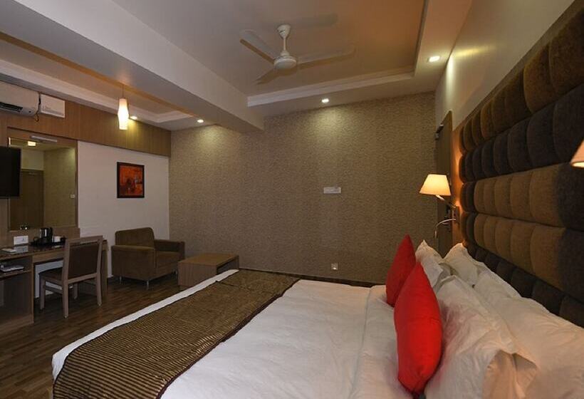 ホテル Nanda Comfort Inn