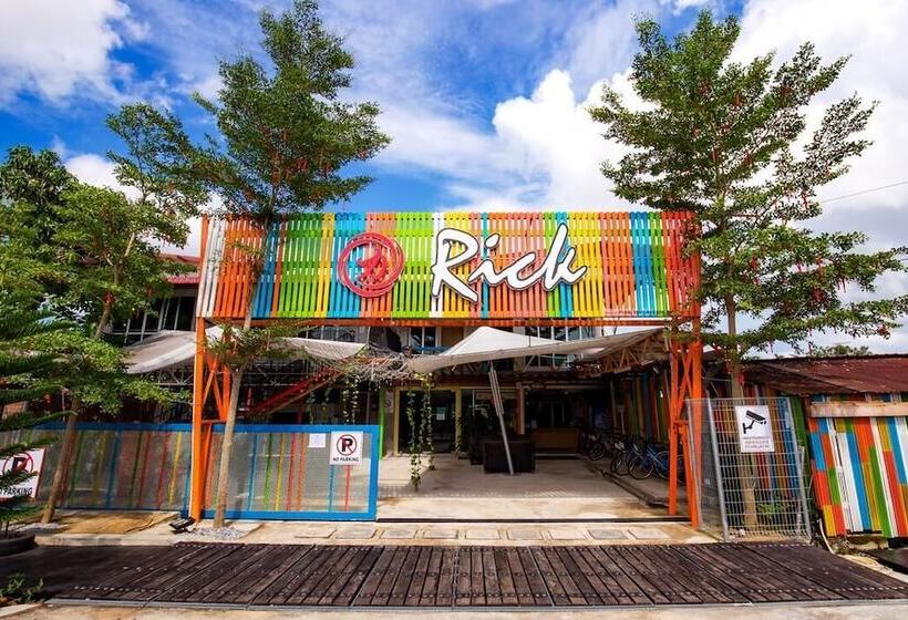هتل Rick Resort Teluk Intan