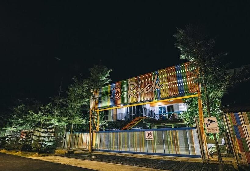 فندق Rick Resort Teluk Intan