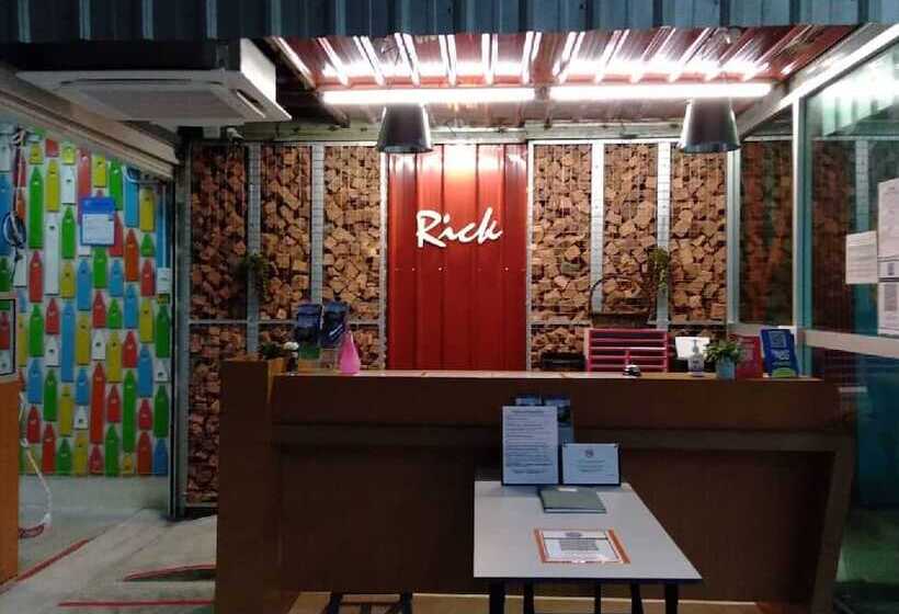 فندق Rick Resort Teluk Intan