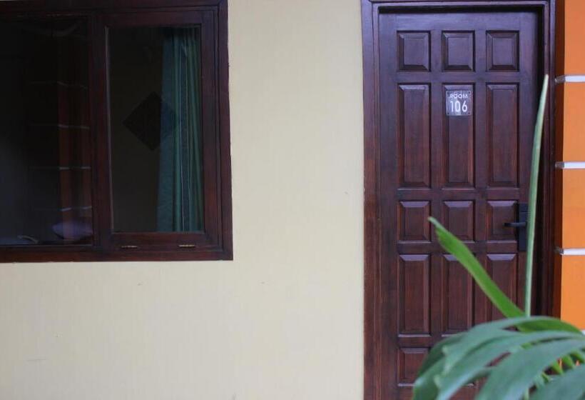 בית מלון כפרי Ronggolawe