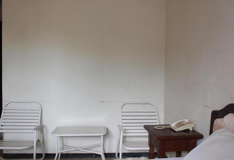 בית מלון כפרי Ronggolawe