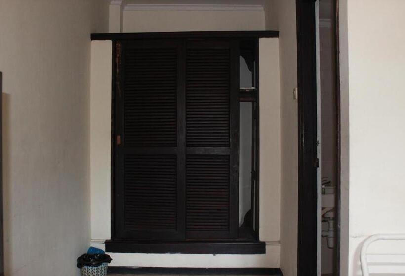 בית מלון כפרי Ronggolawe