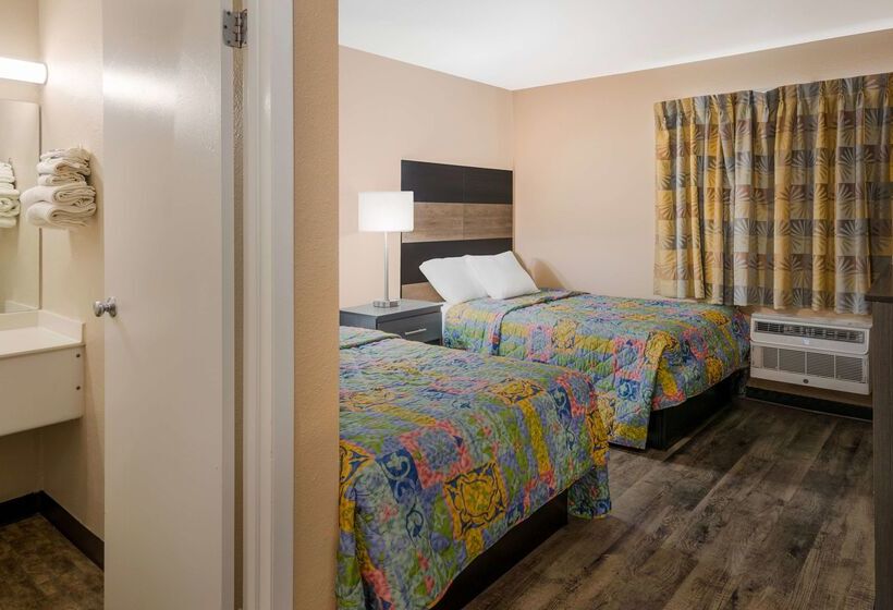 汽车旅馆  Knights Inn Grand Rapids East Airport