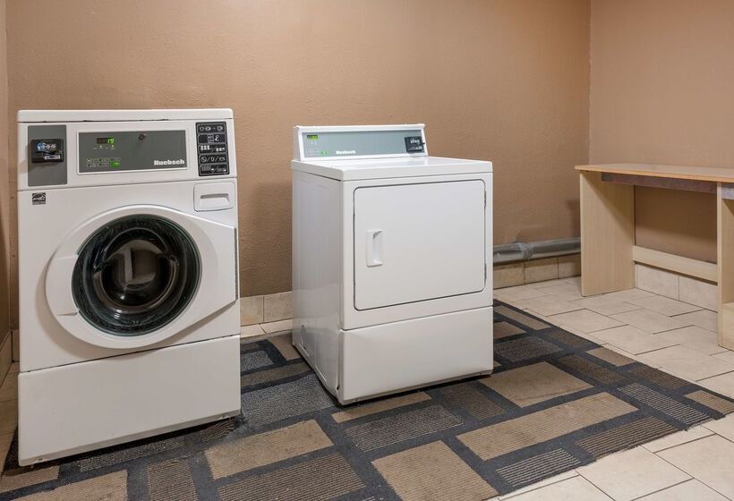 Мотель Knights Inn Grand Rapids East Airport