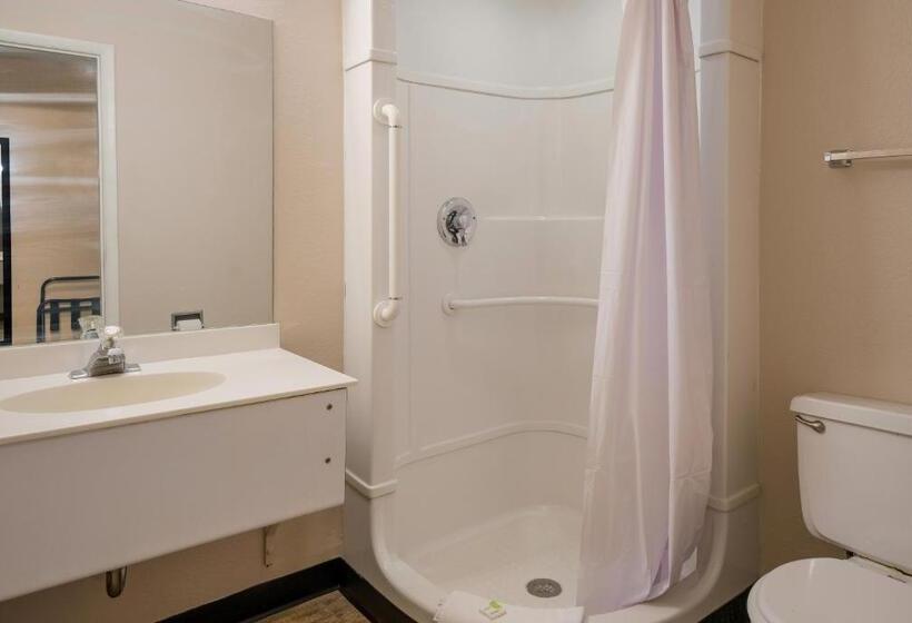 Мотель Knights Inn Grand Rapids East Airport