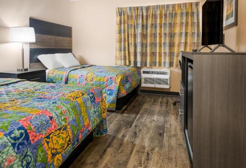 Мотель Knights Inn Grand Rapids East Airport