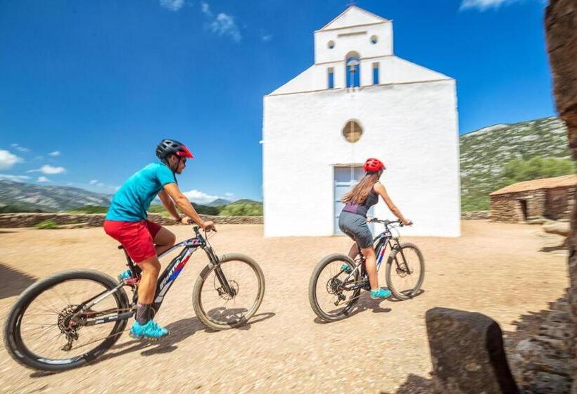 פנסיון Bedbike Baunei