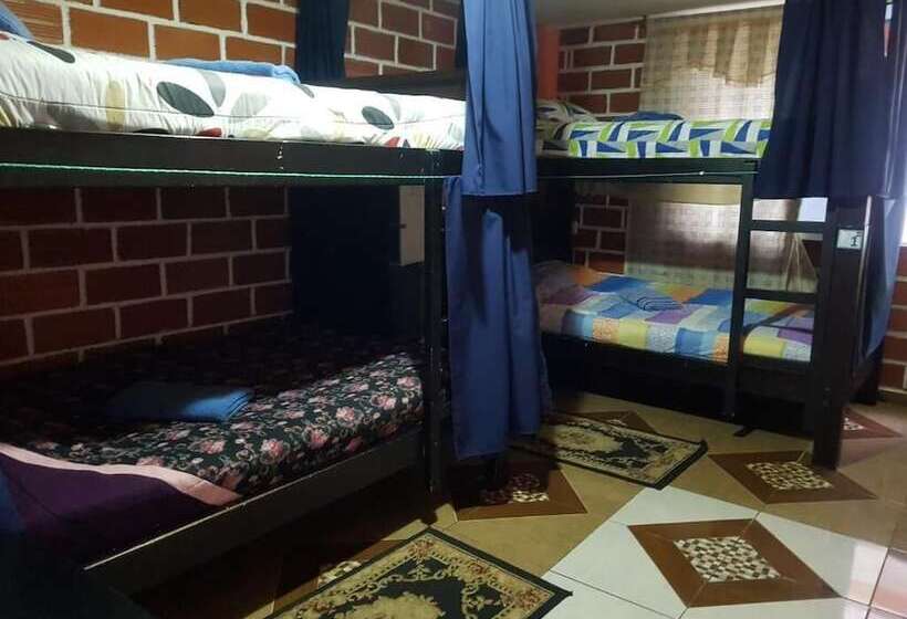 پانسیون Hostal Adventure Climbers