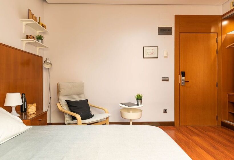 پانسیون Micampus Aranjuez Student Residence