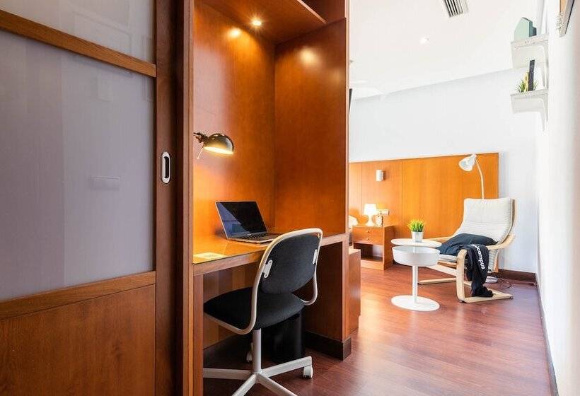 پانسیون Micampus Aranjuez Student Residence