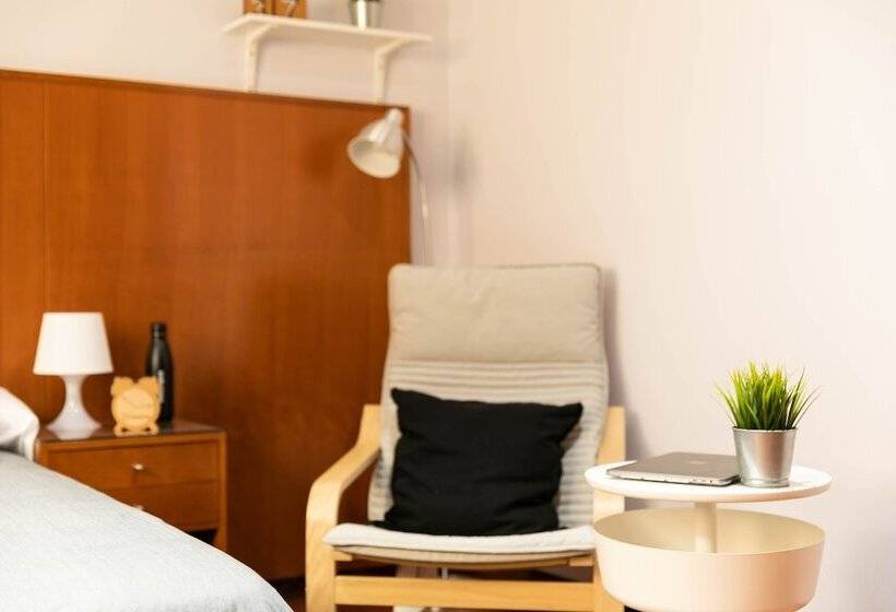 پانسیون Micampus Aranjuez Student Residence