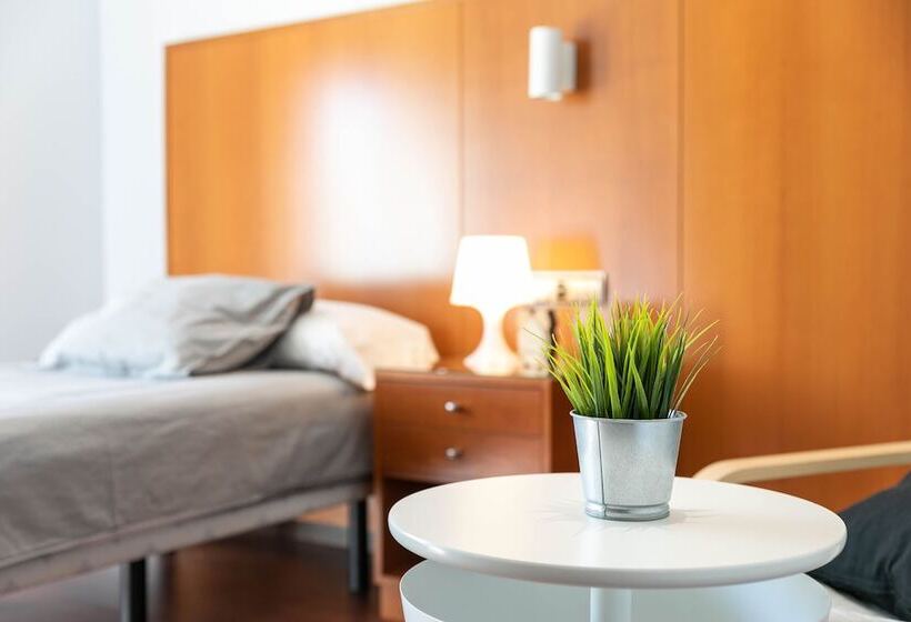 پانسیون Micampus Aranjuez Student Residence