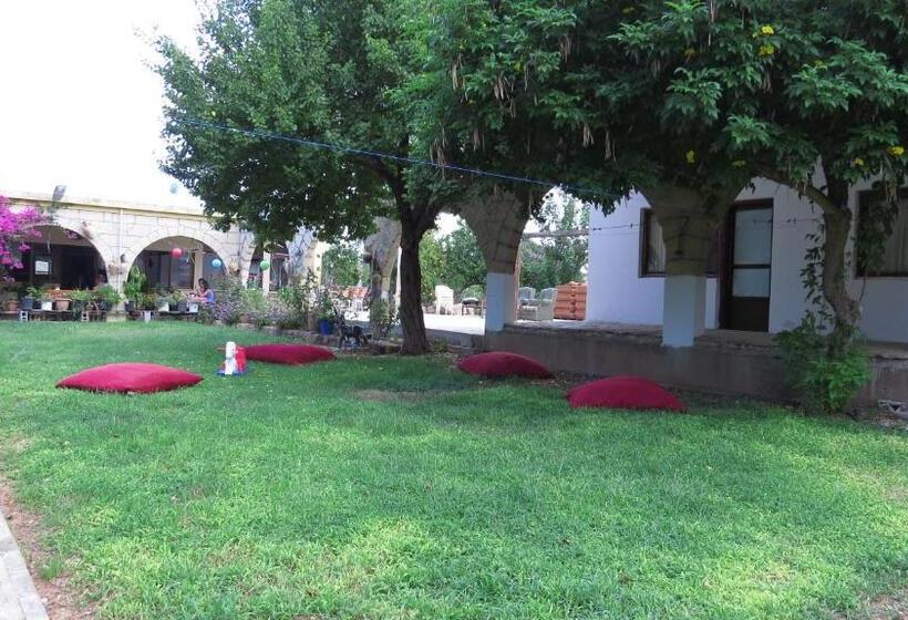 Курорт Elausa Hotel & Restaurant