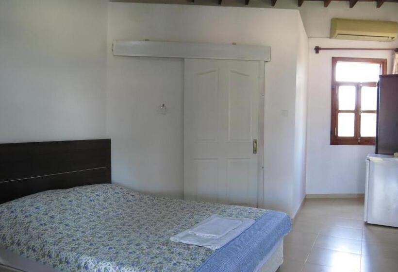 Курорт Elausa Hotel & Restaurant