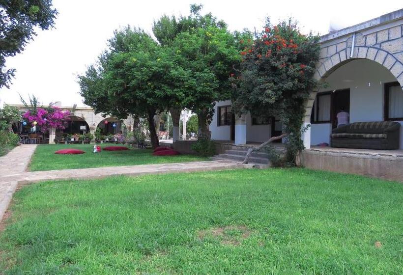 Курорт Elausa Hotel & Restaurant