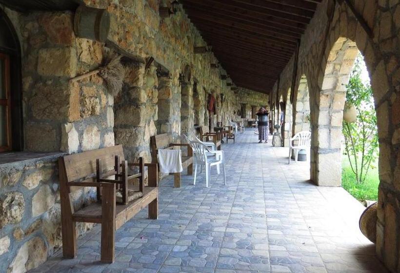 Курорт Elausa Hotel & Restaurant