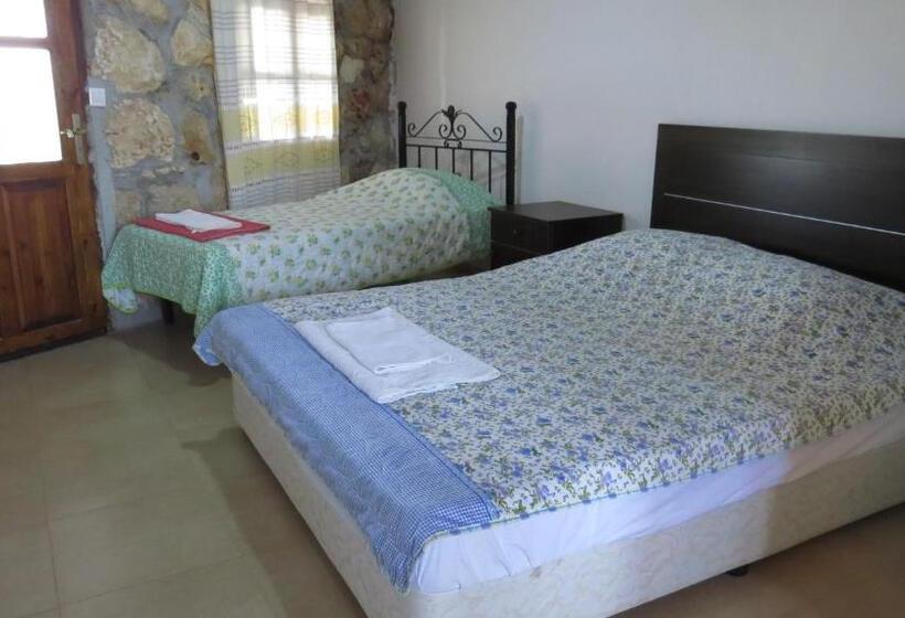 Курорт Elausa Hotel & Restaurant