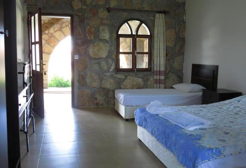 Курорт Elausa Hotel & Restaurant