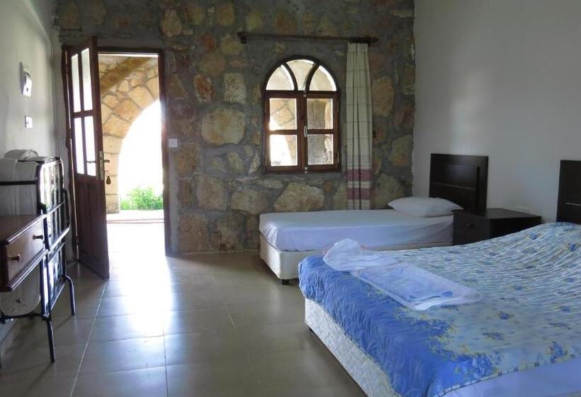 Курорт Elausa Hotel & Restaurant