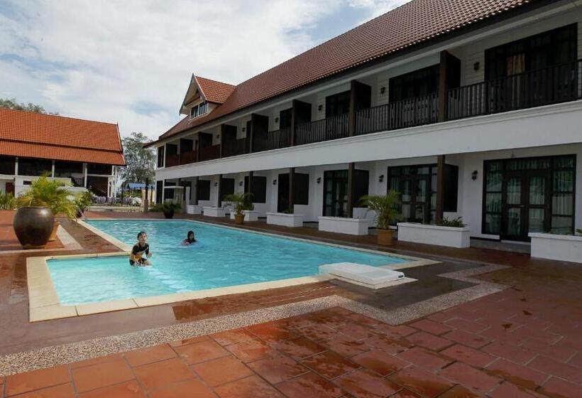 The Manor Beach Resort Besut