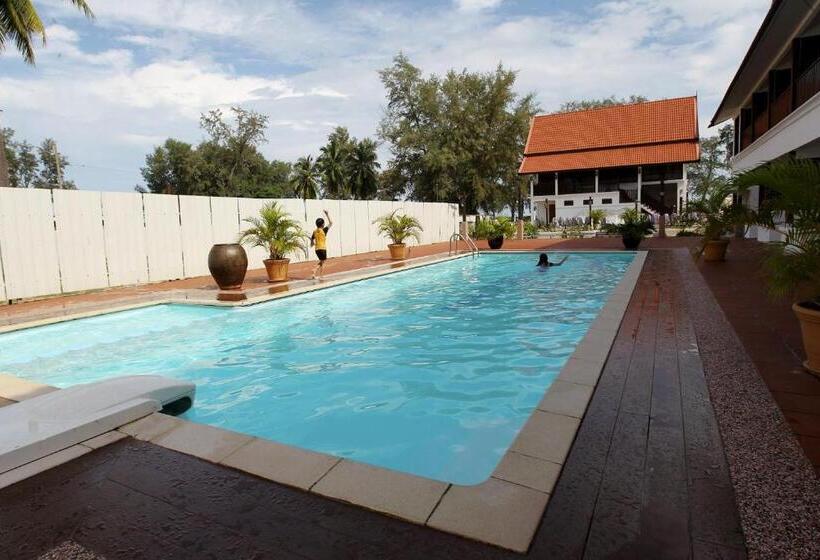 The Manor Beach Resort Besut