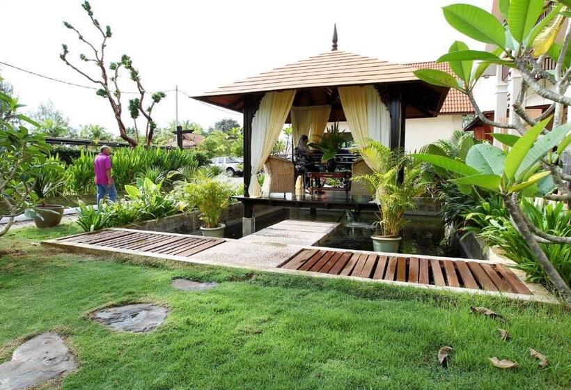 The Manor Beach Resort Besut