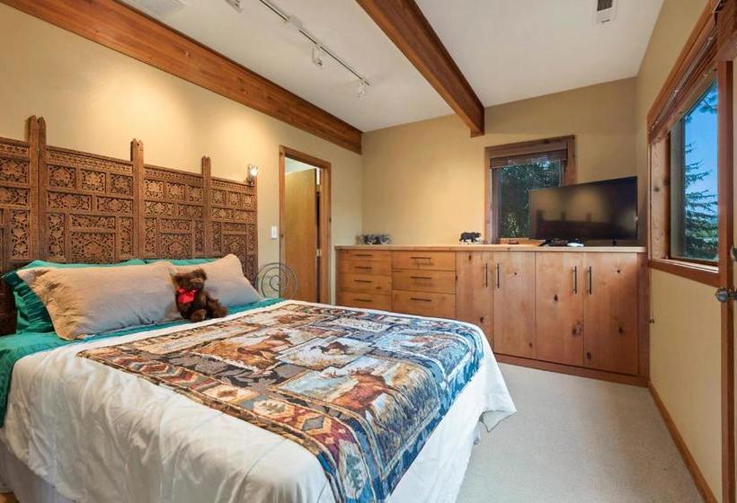 Camp Runamuck Idaho Bed And Breakfast