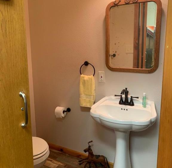 Camp Runamuck Idaho Bed And Breakfast