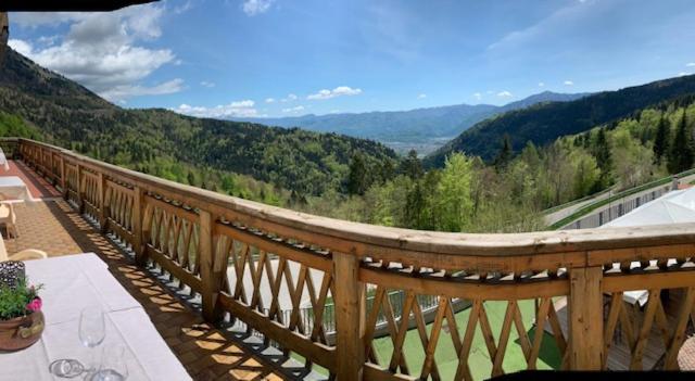 فندق Albergo Croce D Aune