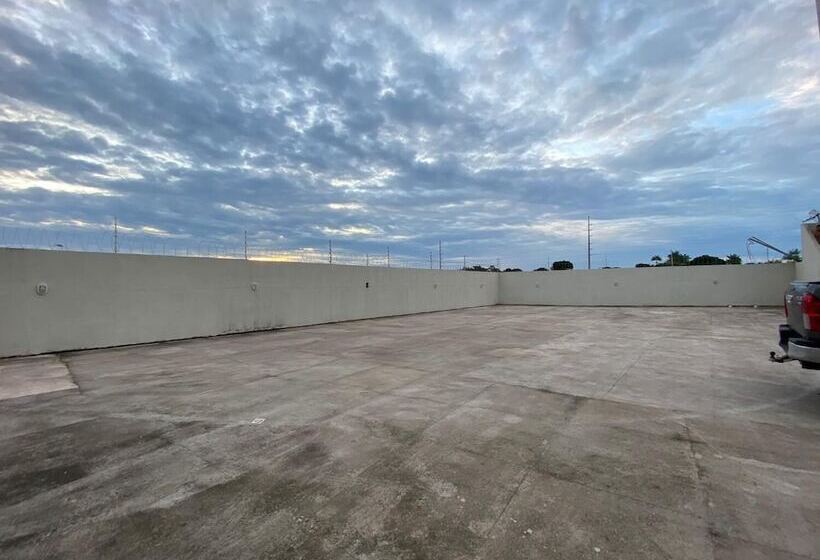 Отель Gran Parada