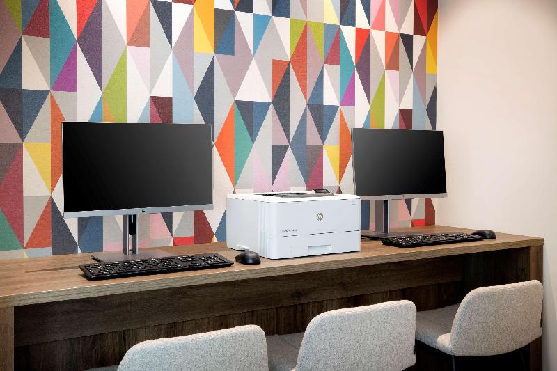 Отель Hampton By Hilton Kaiserslautern