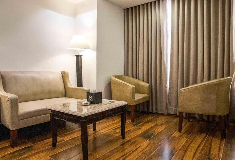 בית מלון כפרי Jade Square