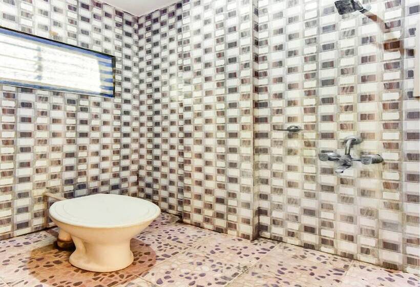 Spot On 40292 Hotel Shangrila Inn